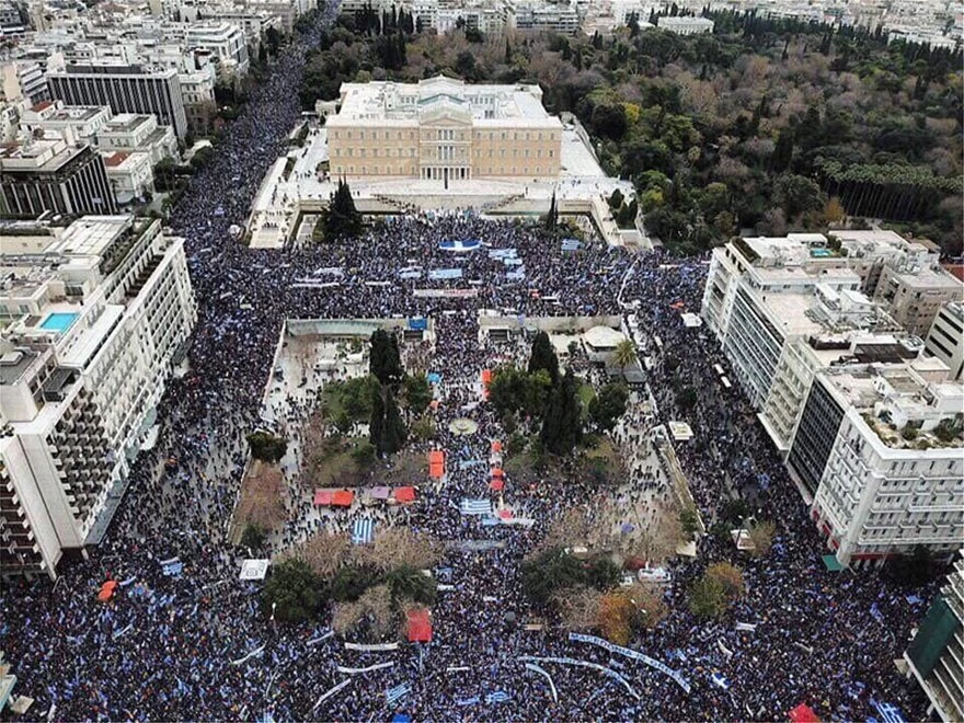 Το βίντεο που εκθέτει το Μ. Μαξίμου: Fake news τέλος! – «Λαοθάλασσα», βλέπει κανείς μόνο 60.000; – Οι Έλληνες μίλησαν